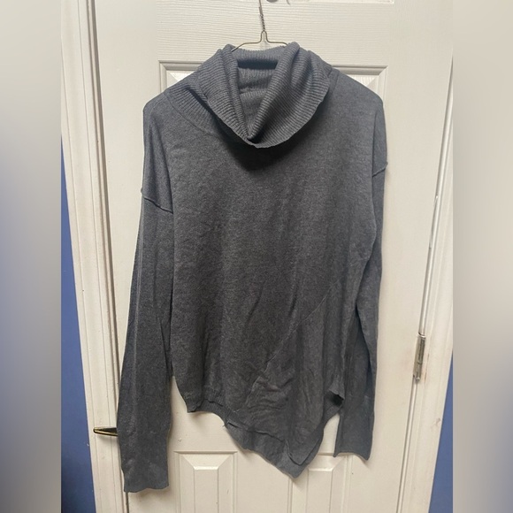 Verve Ami Asymmetric long Sleeve Cowl Neck Lightweight Sweater Gray Size M - Picture 1 of 6